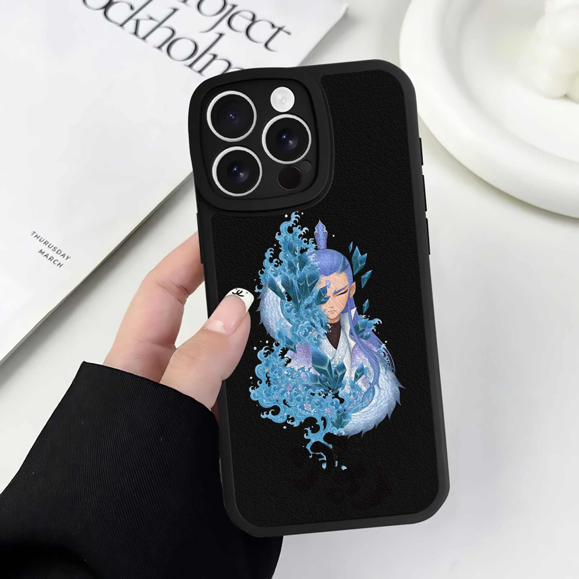（画像用） Ne Zha 2 ナタ 魔童の大暴れ 【iPhone 16シリーズ対応】シリコンスマホケース（レザー調） 材質：シリコン